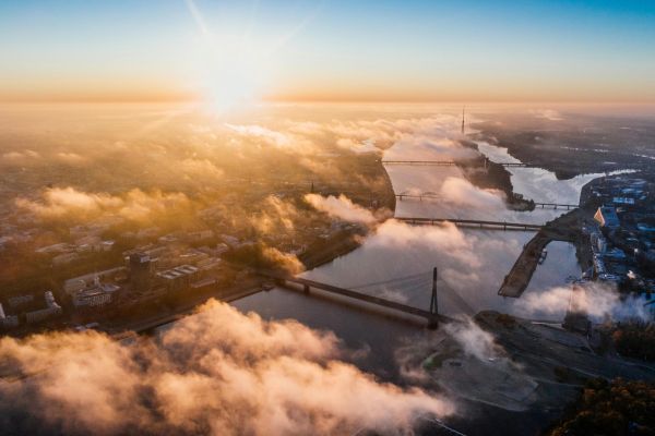 How to Capture Stunning Golden Hour Footage: Top Tips for Cinematic Videos